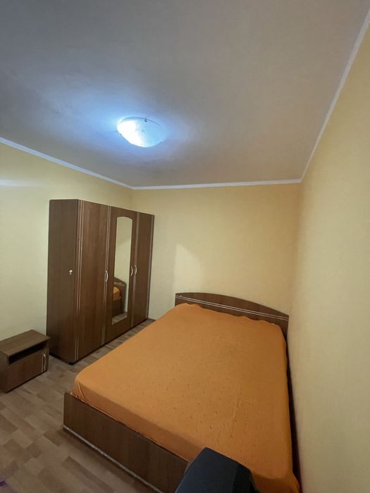 Vand apartament 3 camere-zona Cismelei
