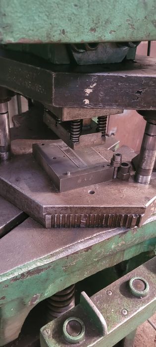 Stante matrite tabla