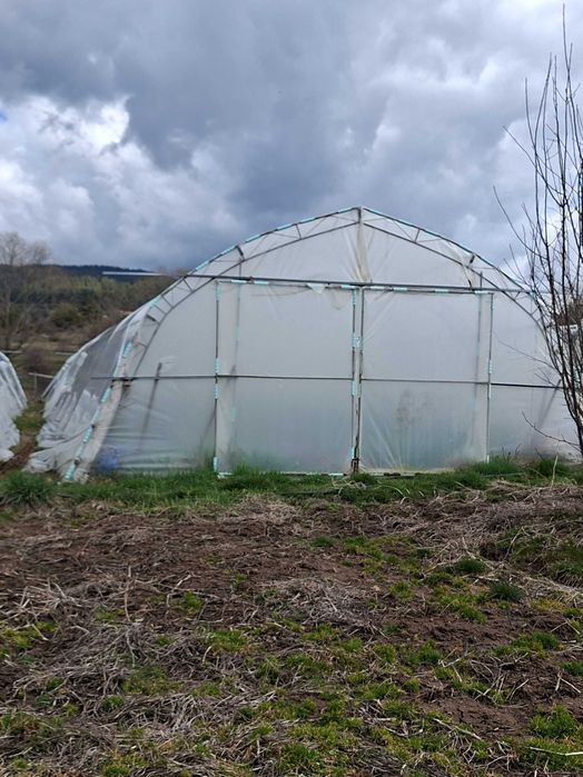 Продавам Оранжерии