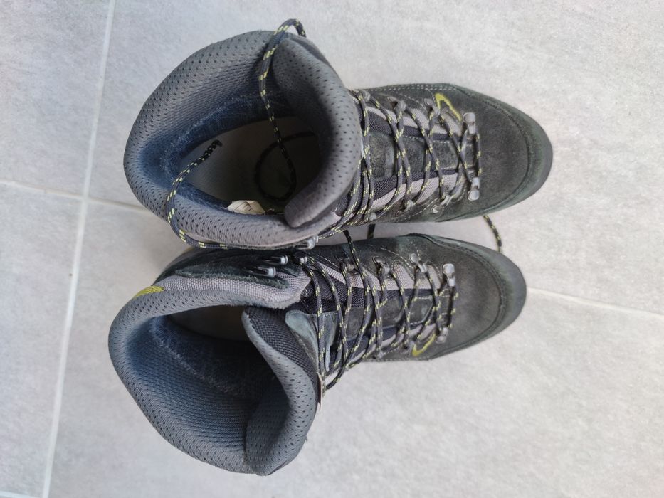 Bocanci 3 trei sezoane Lowa Vantage Mid GTX