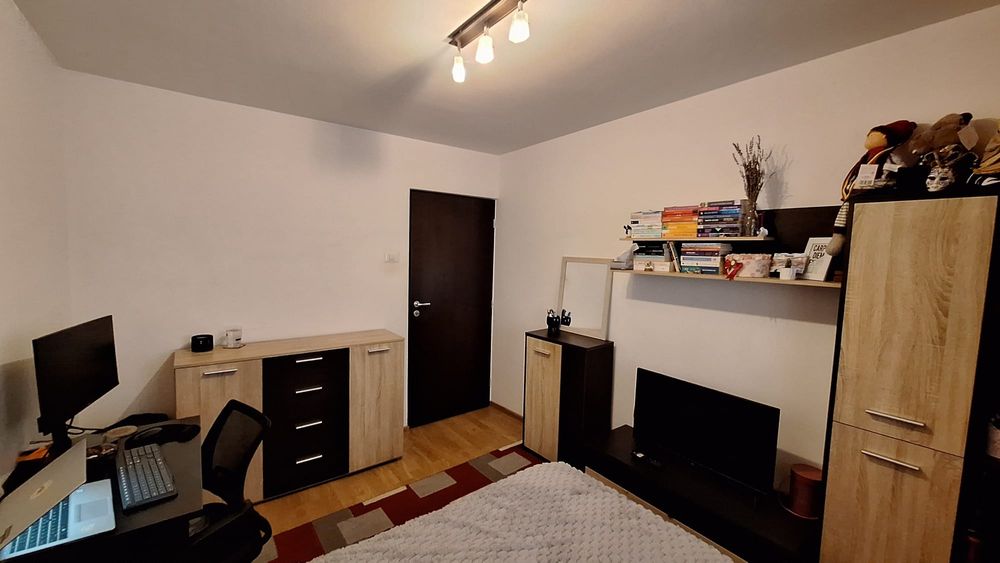 Închiriez camera apartament_Iasi