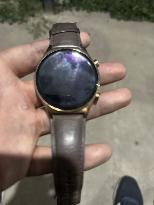 Продам смарт часы от компании honor