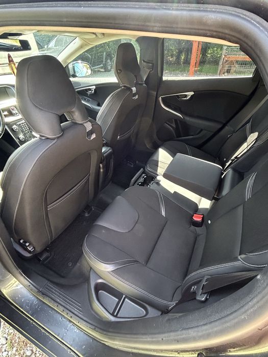 Volvo V40 D2 2013