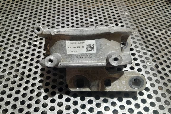 Suport motor 5Q0199262DE 5Q0199262DE Seat Ibiza a 5-a generatie KJ