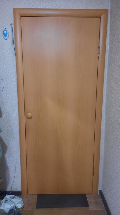 Деревянная дверь б/у