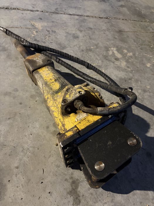 Picon  ATLAS COPCO SB 102  1,9-4T  anul 2020  funtioneaza perfect.