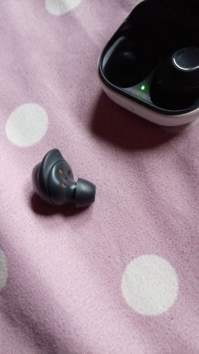 Vând Galaxy Buds Fe.