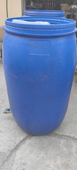 Butoaie plastic 220L și 250L cu robinet
