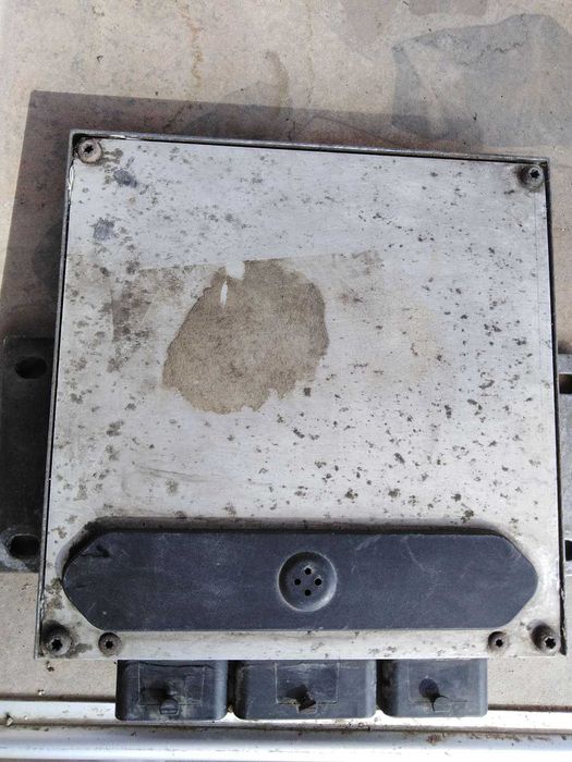 Продавам компютър за двигател Ситроен С4 2л. Бензин