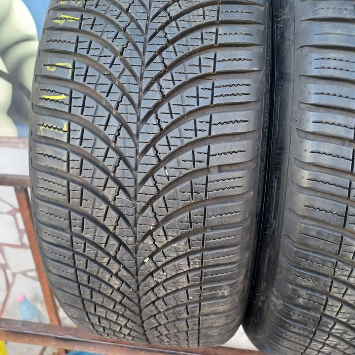 215 40 18 Good Year 2бр всесезонни дот 5020