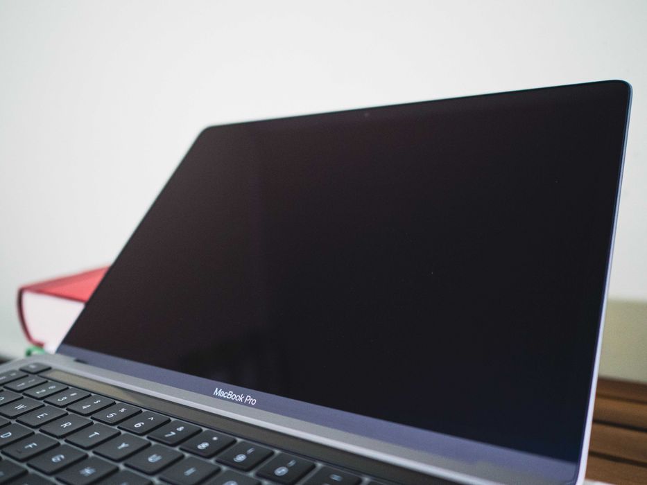 Apple MacBook Pro 13" M1 • 8GB RAM • 256GB SSD • Лаптоп като нов