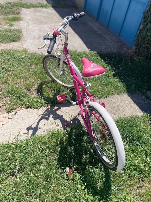 Bicicleta roz pentru fetite!