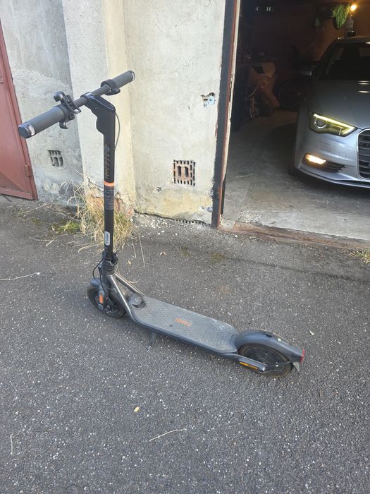 Trotinetă electrică Ninebot KickScooter F2 (Folosită 2 luni)
