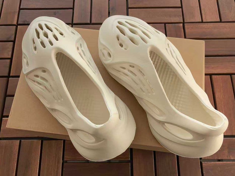 Papuci | Slapi Yeezy Foam Runner Premium