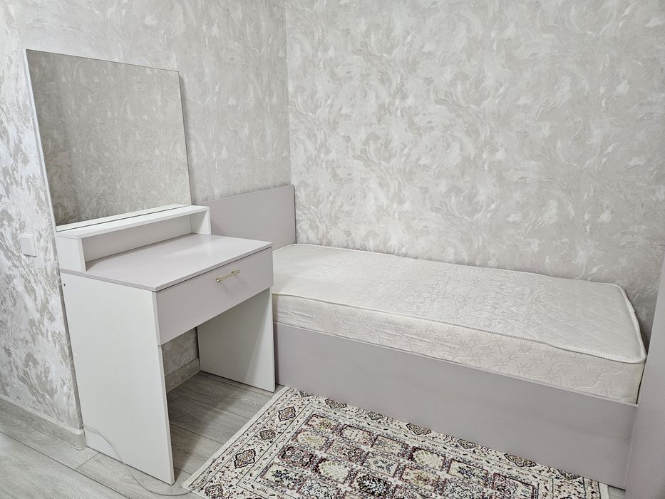 Продам Кровать с матрасом в отличном состоянии