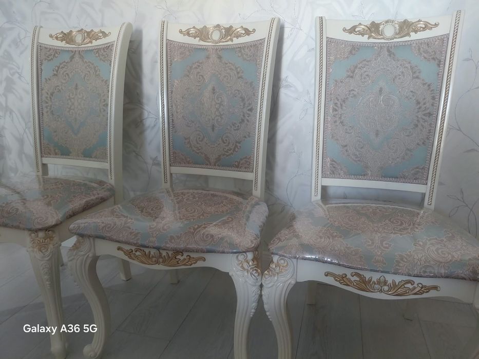 Продам. Стол, стулья