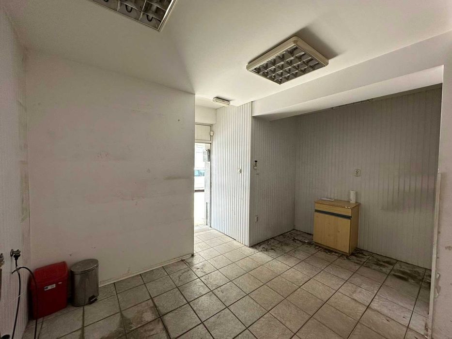 Продава се Магазин в Пловдив, Кършияка - 68 кв.м за 765 €/кв.м - Снимка #2