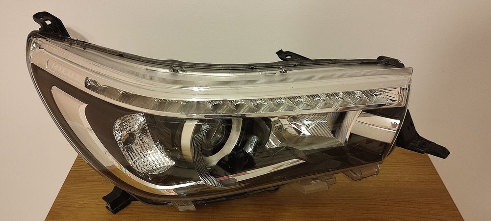 Far dreapta și far stânga Toyota Hilux Hylux