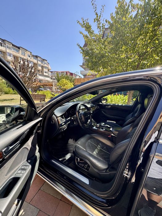 AUDI A8 Limousine