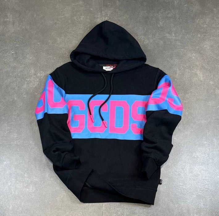 Мъжка горница суитчър в черно GCDS нова с етикети.