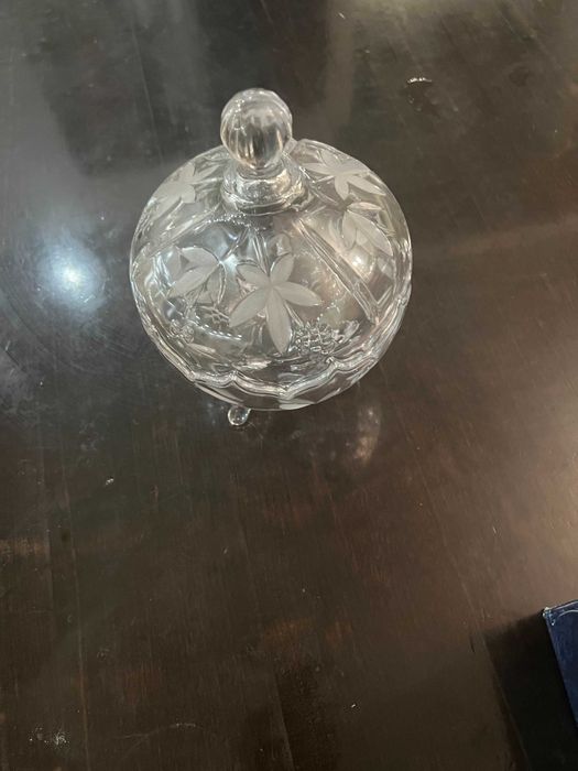 Блюдо стеклянное с крышкой