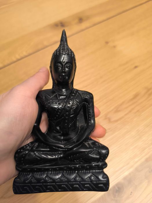 Statuie din rășină cu Buddha în poziție de meditație