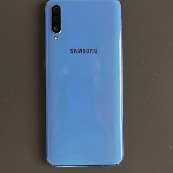 Смартфон Samsung Galaxy A70
