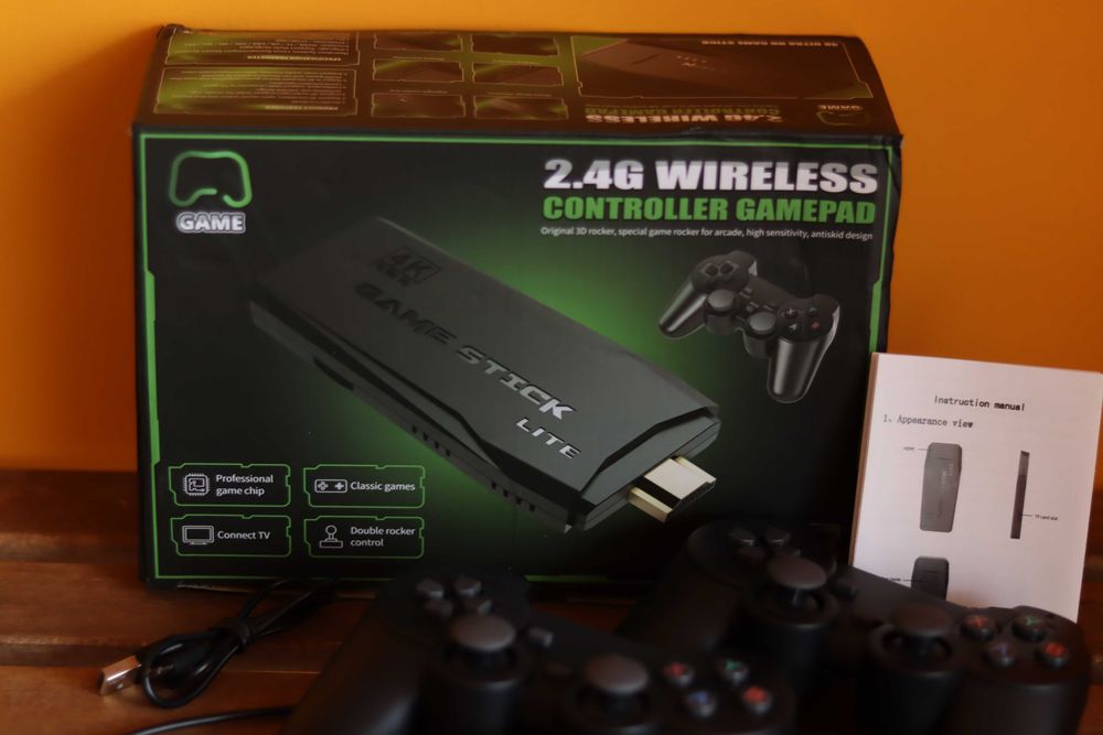 Ретро конзола Game Stick Lite 4K – с 4 безжични контролера и 500+ игри