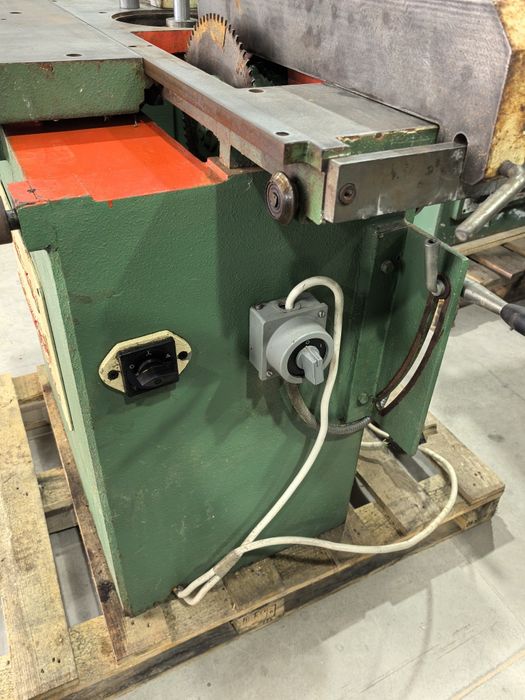 Циркуляр с карета + фреза.