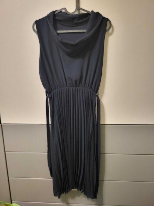 Рокля тъмносиня тънка