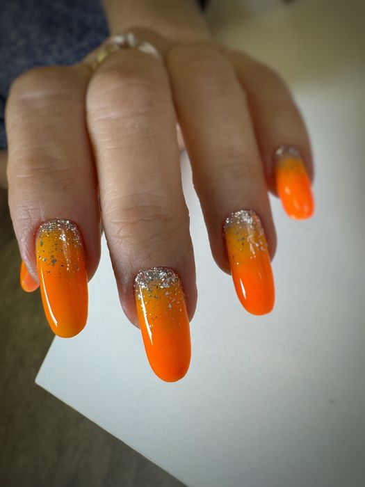 Маникюр и педикюр