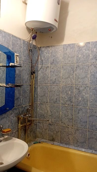 Продам 2х ком. кв.в 8мкр дом 7