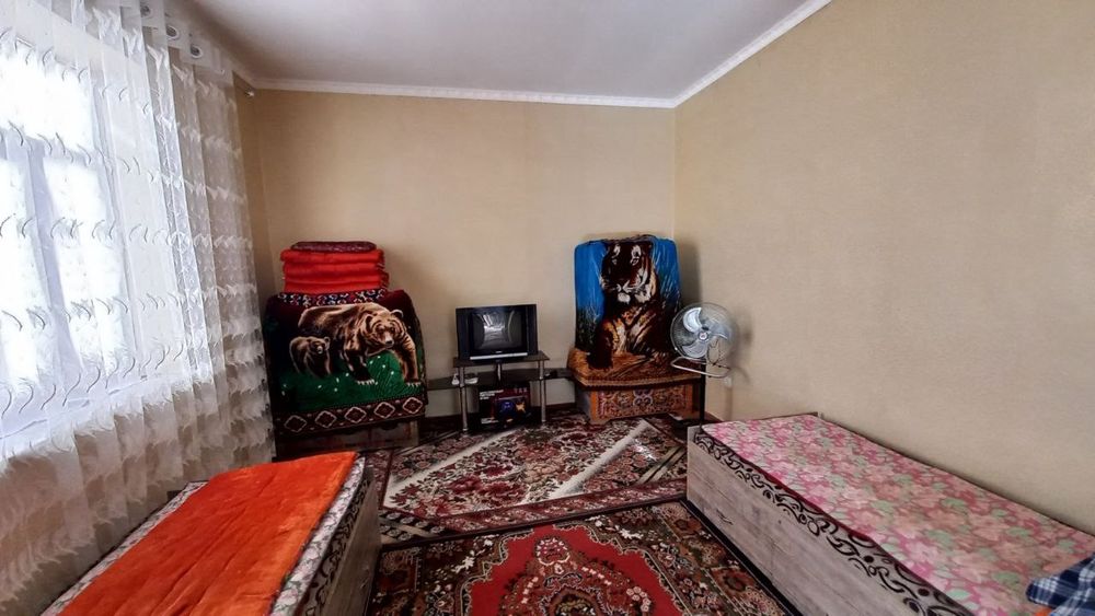 Uy (hovli) sotiladi srochni