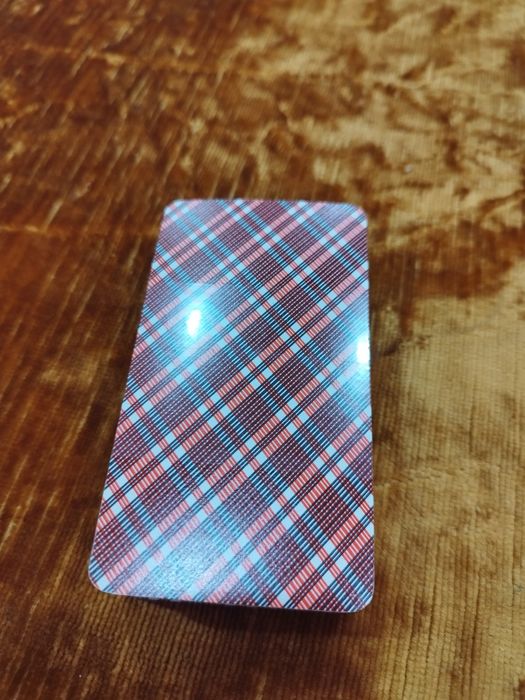 Продавам карти таро