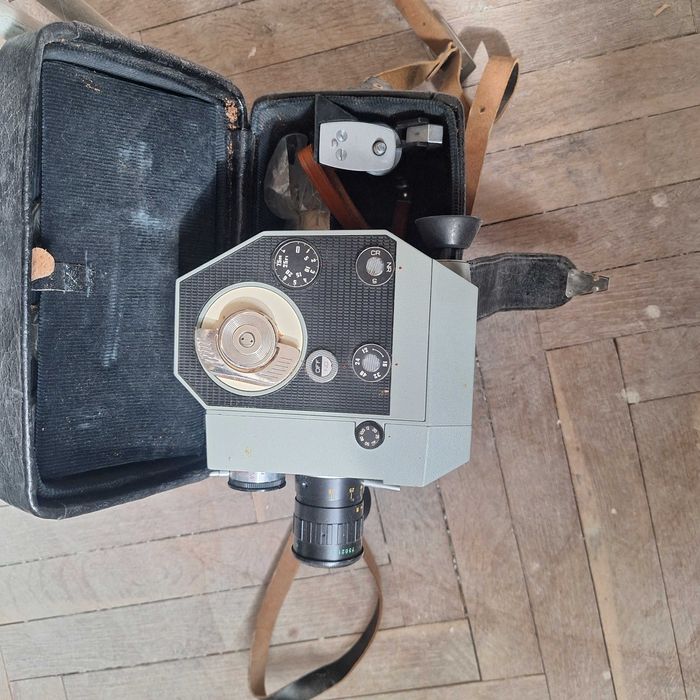 Съветска 8-милиметрова филмова камера Quarz 5