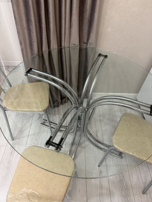 Продам стол со стульями