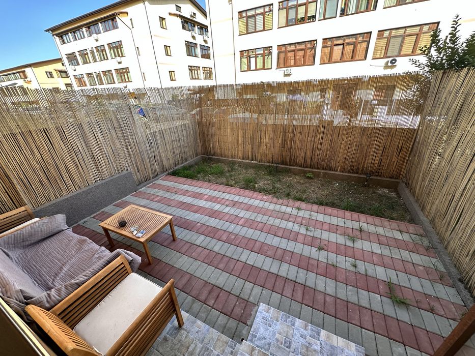 Inchiriez ap 1 camera + dressing +terasa proprie si loc parcare