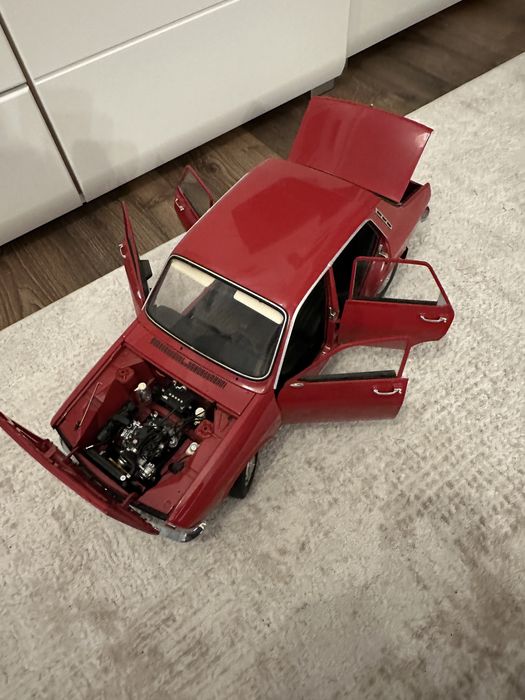 Vand sau schimb Dacia 1300 scara 1/8