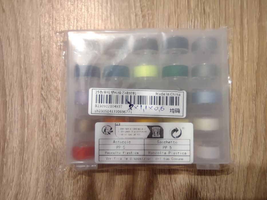 25 Bobine plastic pentru masina cusut