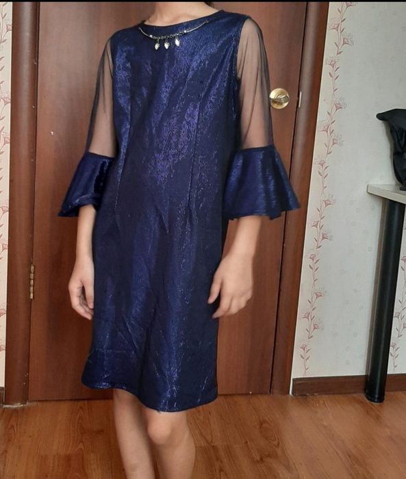 Срочно срочно продаётся новогоднее платье