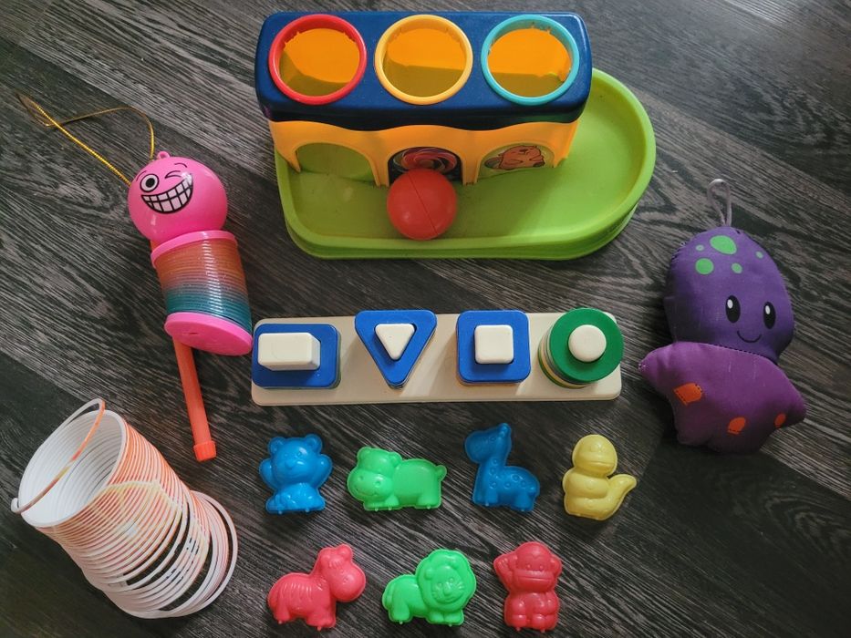 Продам развивающие игрушки