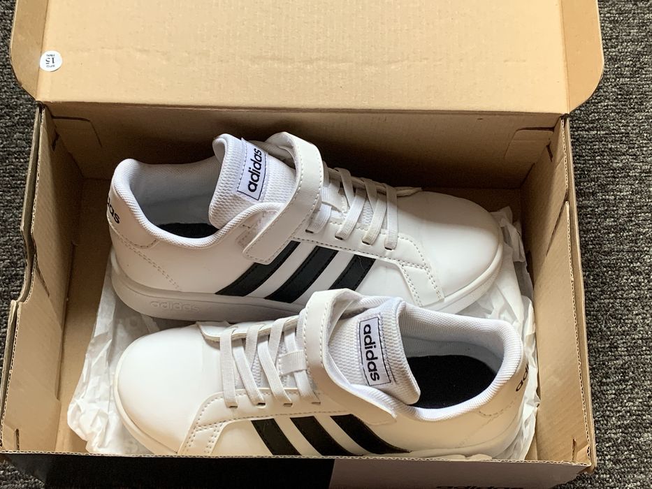 Pantofi sport Adidas ( nu nike, puma, jordan, under armour)