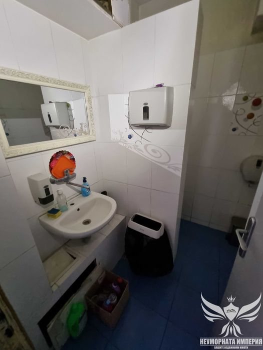 Продавам магазин, помещение, склад 200кв. в гр.Пловдив, център