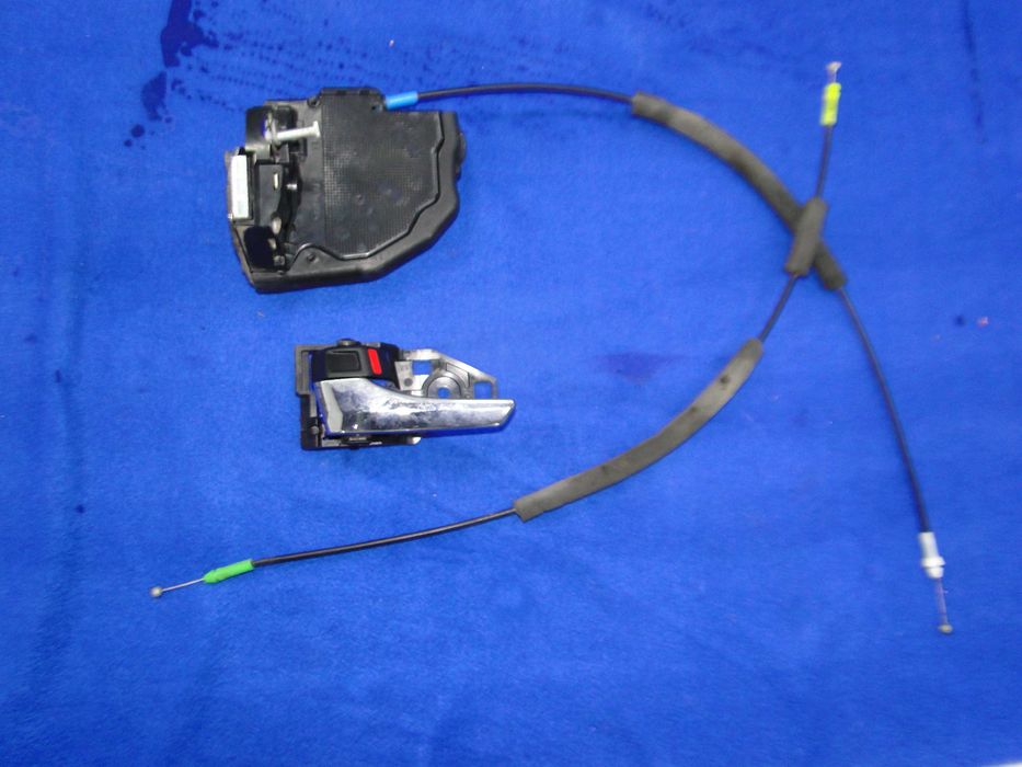 Замок двери задней левой Toyota Camry V50  и ручка двери