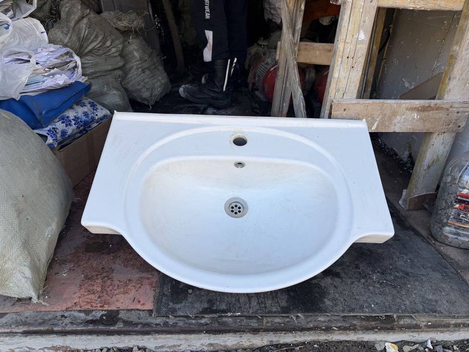 Раковина керамическая