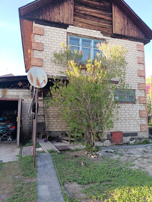 Продам дом в трёх уровнях