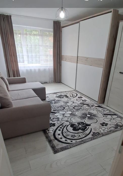 Închiriez apartament
