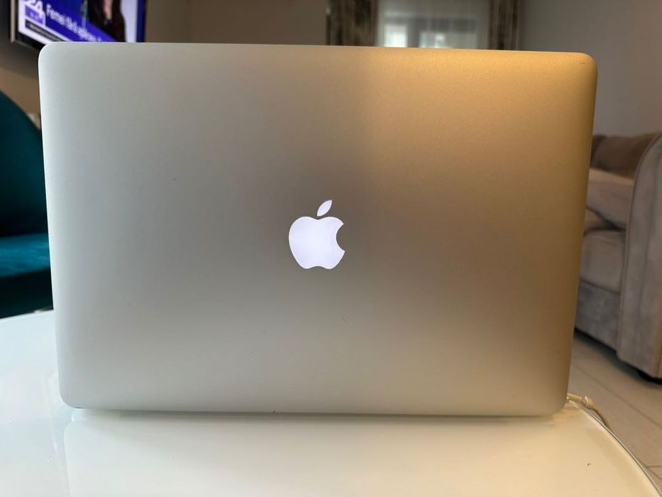 MacBook Pro 15" Mid-2015 i7 | 16GB RAM | 1TB SSD | Radeon | Retina