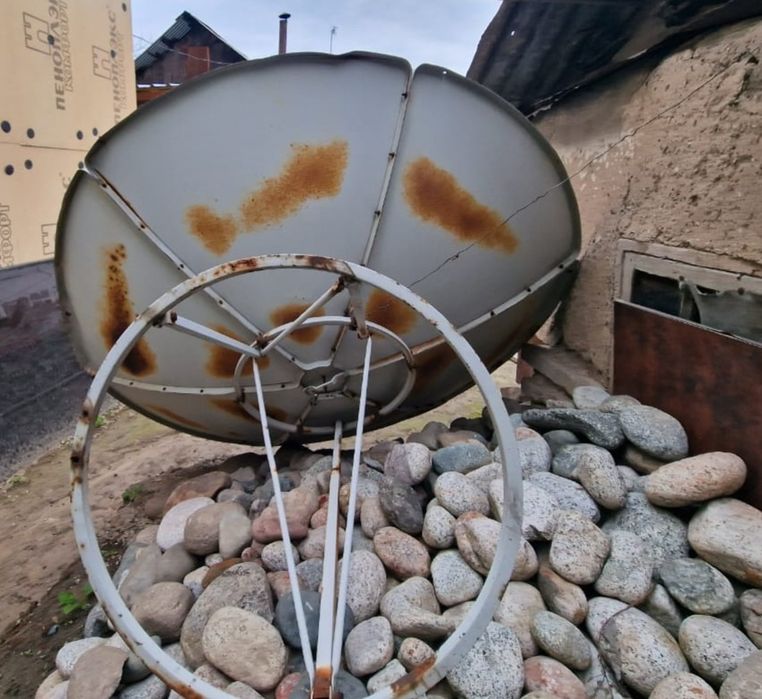 Продам спутниковую тарелку SVEC.