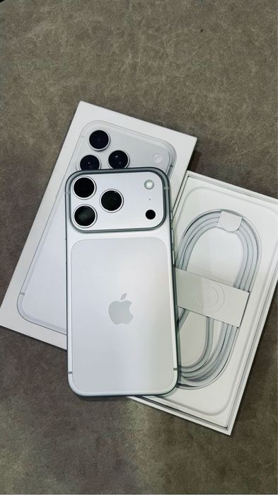 Продам Айфон 17 про, 256 гб